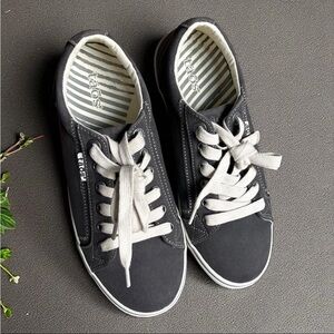 Taos Footwear Star Lace Up Tennis Shoes Sz 7.5 Women Grey Canvas Comfort EUC